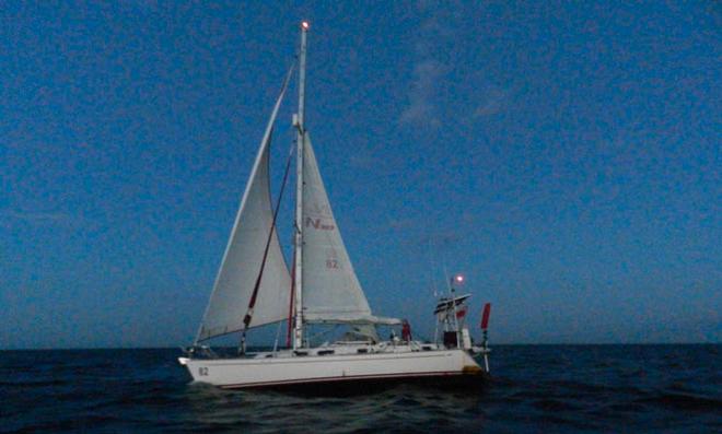 Jeanne arriving before daylight - photo by Ian Grant ©  SW